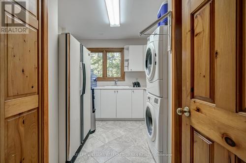 8672 Poplar Sideroad, Clearview, ON - Indoor Photo Showing Laundry Room