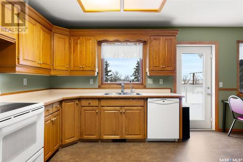 8 Deneve Drive, Edenwold Rm No. 158, SK - Indoor Photo Showing Kitchen With Double Sink