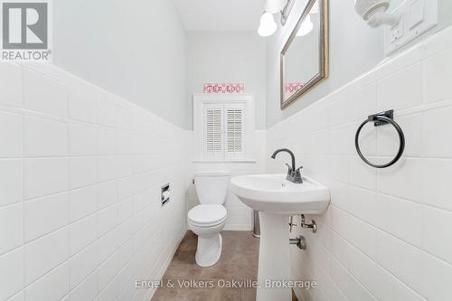 514 Maple Avenue, Hamilton (Delta), ON - Indoor Photo Showing Bathroom