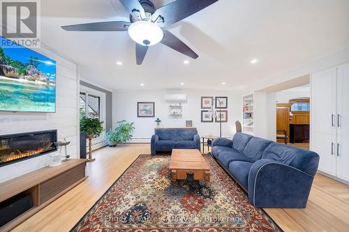 514 Maple Avenue, Hamilton (Delta), ON - Indoor Photo Showing Living Room With Fireplace