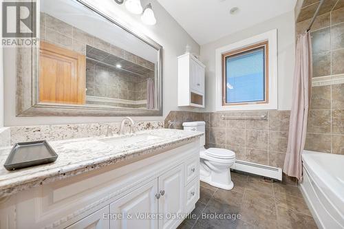 514 Maple Avenue, Hamilton (Delta), ON - Indoor Photo Showing Bathroom