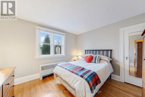 514 Maple Avenue, Hamilton (Delta), ON - Indoor Photo Showing Bedroom