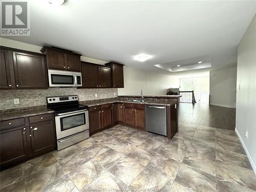 11918 Boulder Crescent, Windsor, ON - Indoor Photo Showing Kitchen