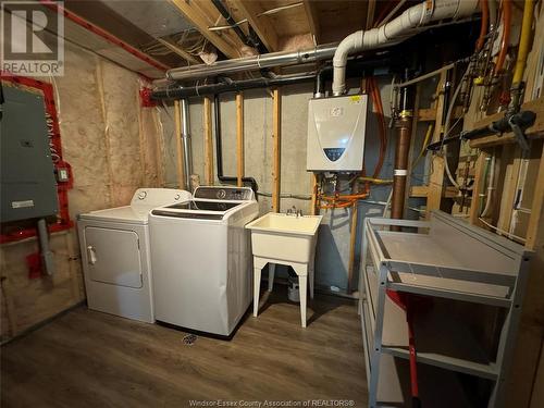 11918 Boulder Crescent, Windsor, ON - Indoor Photo Showing Laundry Room