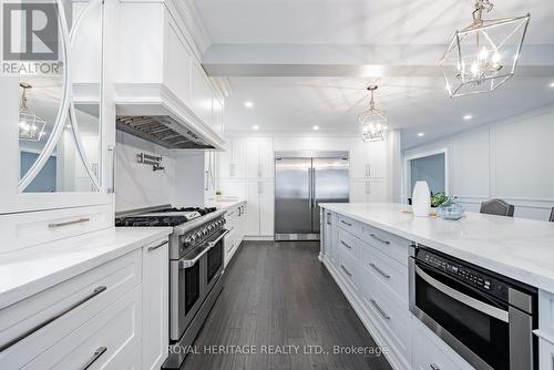 14 Balsdon Crescent, Whitby (Lynde Creek), ON - Indoor Photo Showing Kitchen With Stainless Steel Kitchen With Upgraded Kitchen