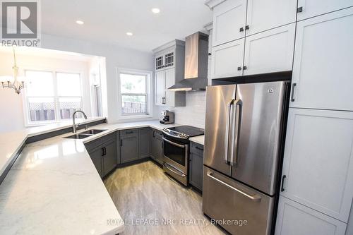 6 Gertrude Street, St. Catharines (438 - Port Dalhousie), ON - Indoor Photo Showing Kitchen With Double Sink With Upgraded Kitchen