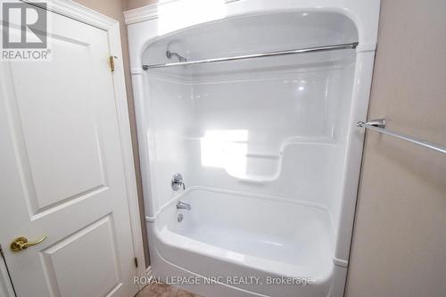 6 Gertrude Street, St. Catharines (438 - Port Dalhousie), ON - Indoor Photo Showing Bathroom