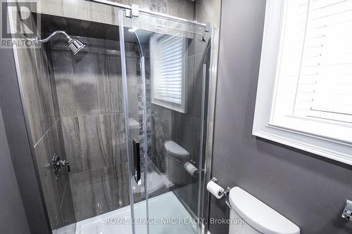 6 Gertrude Street, St. Catharines (438 - Port Dalhousie), ON - Indoor Photo Showing Bathroom