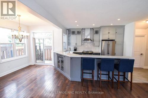 6 Gertrude Street, St. Catharines (438 - Port Dalhousie), ON - Indoor Photo Showing Kitchen With Upgraded Kitchen