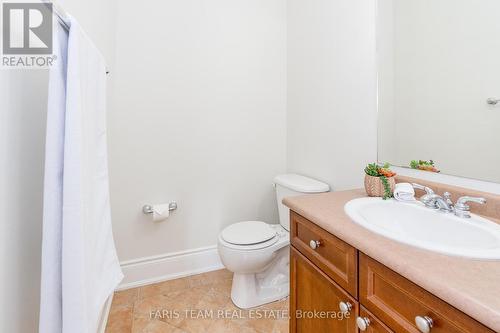 39 Vanderpost Crescent, Essa, ON - Indoor Photo Showing Bathroom