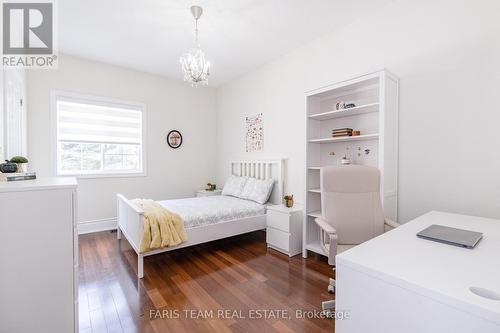 39 Vanderpost Crescent, Essa, ON - Indoor Photo Showing Bedroom