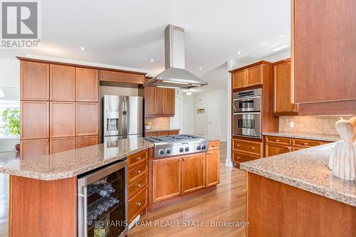 39 Vanderpost Crescent, Essa, ON - Indoor Photo Showing Kitchen