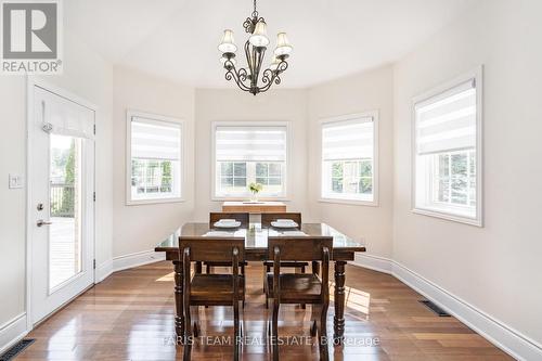 39 Vanderpost Crescent, Essa, ON - Indoor Photo Showing Dining Room