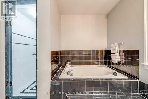 5859 Riverside Place, Mississauga, ON - Indoor Photo Showing Bathroom