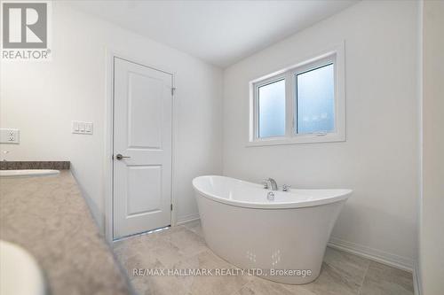 31 Willson Drive, Thorold, ON - Indoor Photo Showing Bathroom