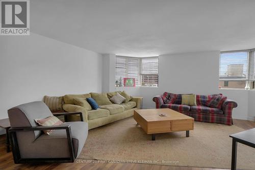 406 - 695 Richmond Street, London, ON - Indoor Photo Showing Living Room