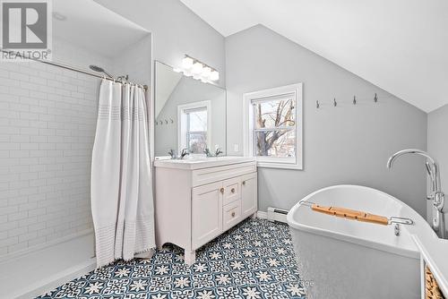 4084 Perth Road, South Frontenac (Frontenac South), ON - Indoor Photo Showing Bathroom