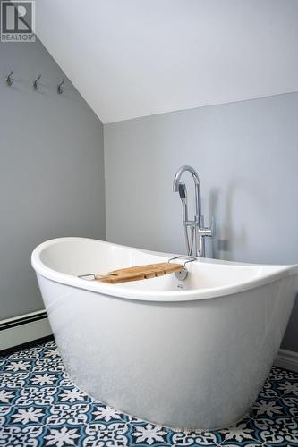 4084 Perth Road, South Frontenac (Frontenac South), ON - Indoor Photo Showing Bathroom