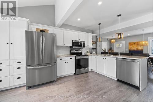 4084 Perth Road, South Frontenac (Frontenac South), ON - Indoor Photo Showing Kitchen