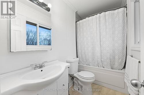 293 Frankford Road, Quinte West, ON - Indoor Photo Showing Bathroom