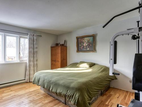 Master bedroom - 460 Rue Parenteau, Shawinigan, QC - Indoor Photo Showing Bedroom