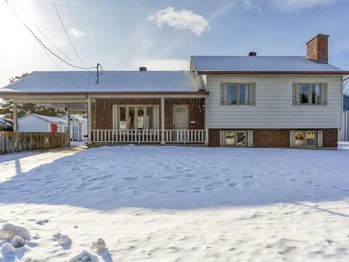 Frontage - 460 Rue Parenteau, Shawinigan, QC - Outdoor With Deck Patio Veranda