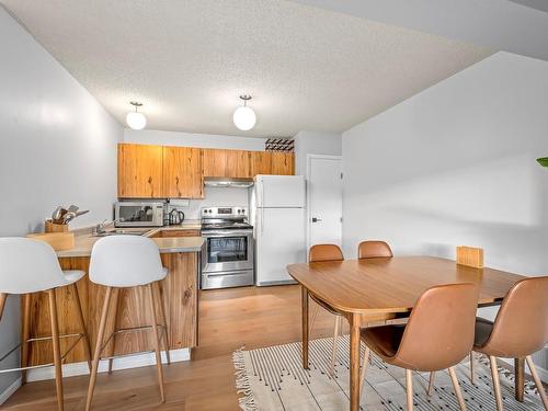 303-695 Castle Crag Cres, Courtenay, BC - Indoor Photo Showing Kitchen With Double Sink