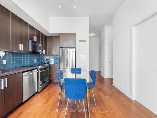 Ph05-2220 Lake Shore Blvd W, Toronto, ON - Indoor Photo Showing Kitchen With Stainless Steel Kitchen With Upgraded Kitchen