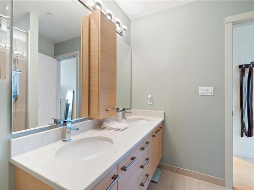 1302-38 Front St, Nanaimo, BC - Indoor Photo Showing Bathroom