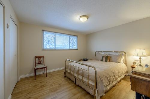 2543 Sandalwood Drive, Kamloops, BC - Indoor Photo Showing Bedroom