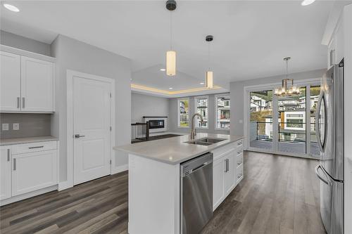 2779 Canyon Crest Drive, West Kelowna, BC - Indoor Photo Showing Kitchen With Double Sink With Upgraded Kitchen