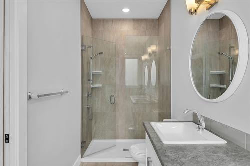 2779 Canyon Crest Drive, West Kelowna, BC - Indoor Photo Showing Bathroom