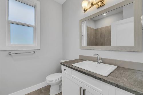 2779 Canyon Crest Drive, West Kelowna, BC - Indoor Photo Showing Bathroom