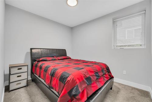 2779 Canyon Crest Drive, West Kelowna, BC - Indoor Photo Showing Bedroom