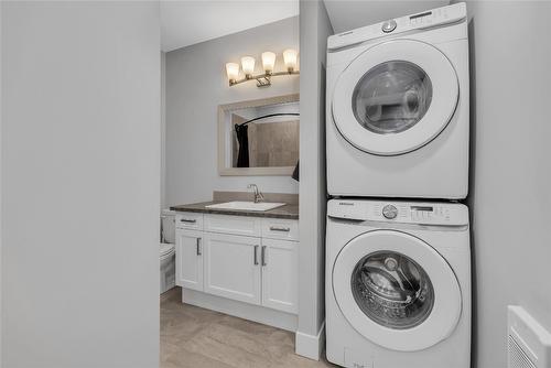 2779 Canyon Crest Drive, West Kelowna, BC - Indoor Photo Showing Laundry Room