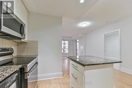 815 - 100 Harrison Garden Boulevard, Toronto, ON - Indoor Photo Showing Kitchen