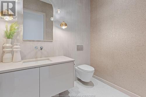 152 Grandview Avenue, Kingsville, ON - Indoor Photo Showing Bathroom