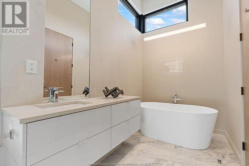 152 Grandview Avenue, Kingsville, ON - Indoor Photo Showing Bathroom