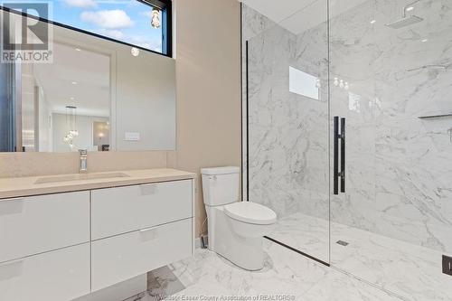 152 Grandview Avenue, Kingsville, ON - Indoor Photo Showing Bathroom