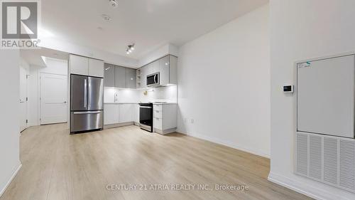 816 - 50 Dunfield Avenue, Toronto, ON - Indoor Photo Showing Kitchen