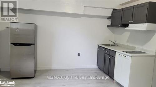 B14 - 280 River Road E, Wasaga Beach, ON - Indoor Photo Showing Kitchen