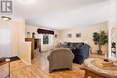 760 Rock Road, North Grenville, ON - Indoor Photo Showing Living Room