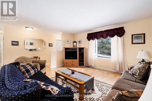 760 Rock Road, North Grenville, ON - Indoor Photo Showing Living Room