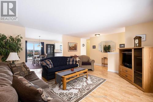 760 Rock Road, North Grenville, ON - Indoor Photo Showing Living Room