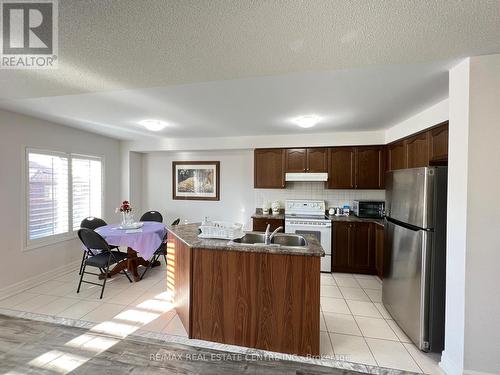 440 Aspendale Crescent, Mississauga, ON - Indoor Photo Showing Kitchen