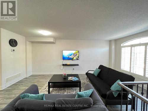 440 Aspendale Crescent, Mississauga, ON - Indoor Photo Showing Living Room