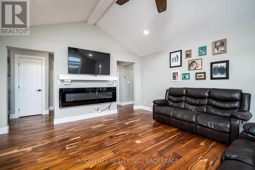 2855 County Road 4, Stone Mills, ON - Indoor Photo Showing Living Room