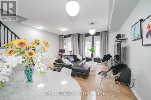 48 Times Avenue, Markham, ON - Indoor Photo Showing Living Room