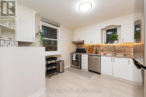 Upper - 54 Stephen Drive E, Toronto, ON - Indoor Photo Showing Kitchen