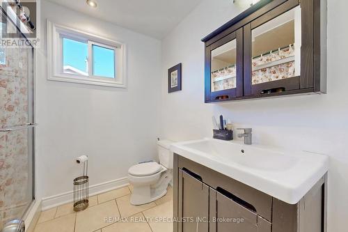 76 Jill Crescent, Brampton, ON - Indoor Photo Showing Bathroom